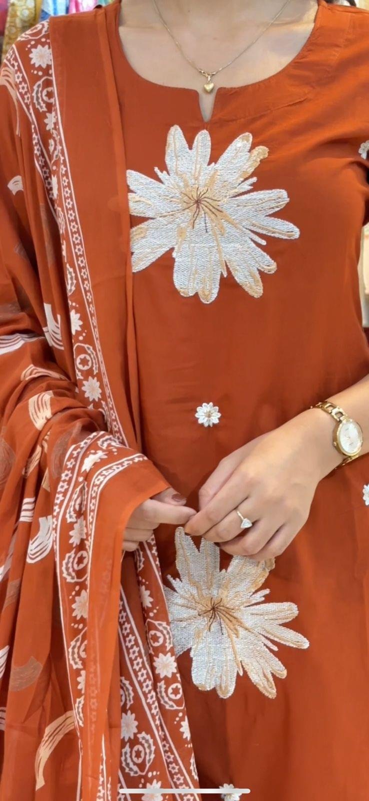 Cotton machine embroidered set - Image 2